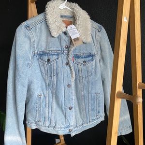 Women’s Levi’s Sherpa jacket